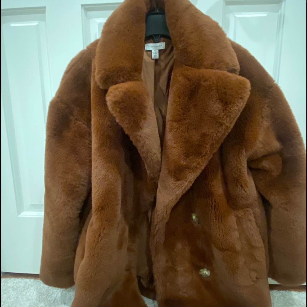 Beautiful auburn cozy coat! Nordstrom top shop.